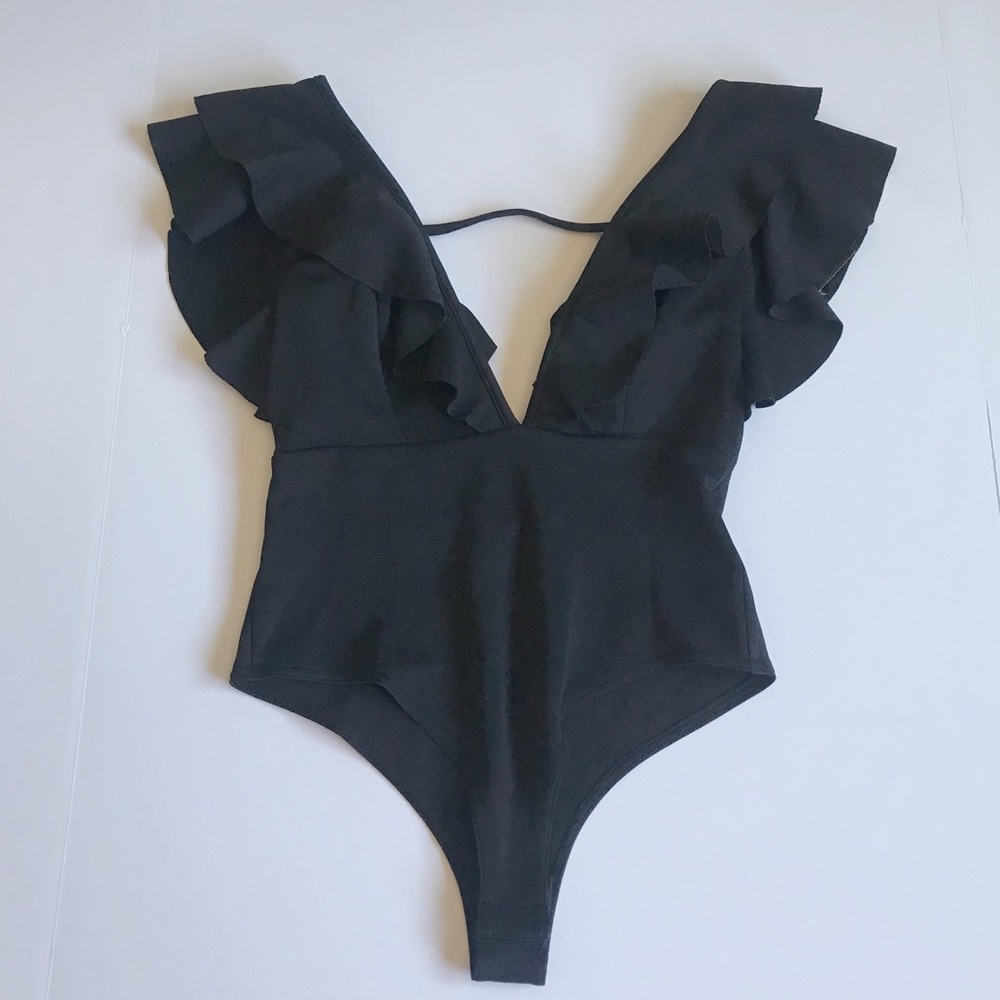Black Puffy Sleeve Body Suit😍